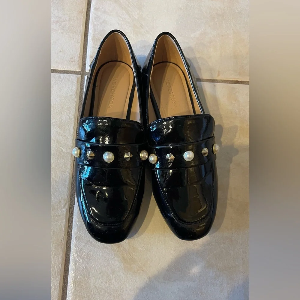 Nordstrom Girls Faye Loafer Shoes Patent Leather Studded Pearl Size US3 EU34